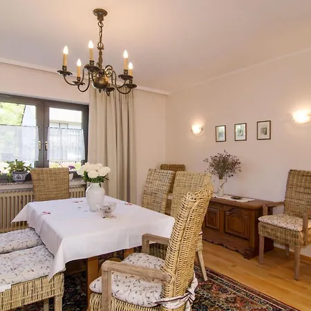 Gemuetliches In Mit Grossem Garten By Interhome Dom wakacyjny Hasenfeld