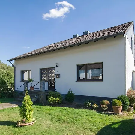 Gemuetliches In Mit Grossem Garten By Interhome Feriehus Hasenfeld
